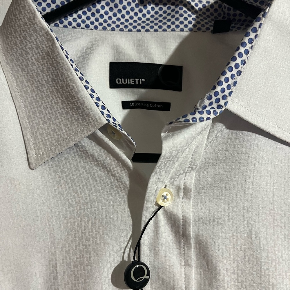 Men’s Medium Quieti long sleeve dress shirt